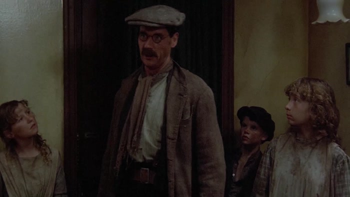 WAIT. I'VE GOT SOMETHING TO TELL THE WHOLE FAMILY. 