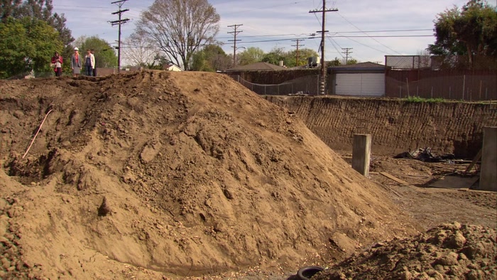 DOESN'T THIS NEIGHBORHOOD DESERVE A FIRST-CLASS PARK? 