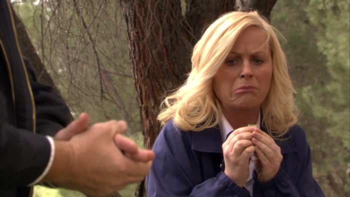 - OH, THAT'S BITTER. - LESLIE, YOU DON'T EAT IT. 