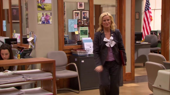 - I'M LESLIE KNOPE. - HI. 