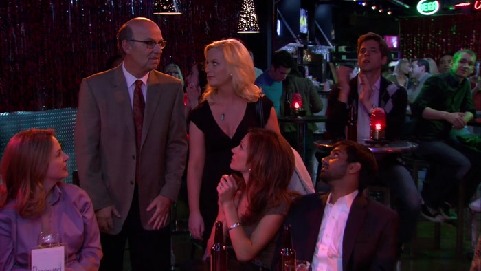 I'M GEORGE. I'M LESLIE'S DATE. 