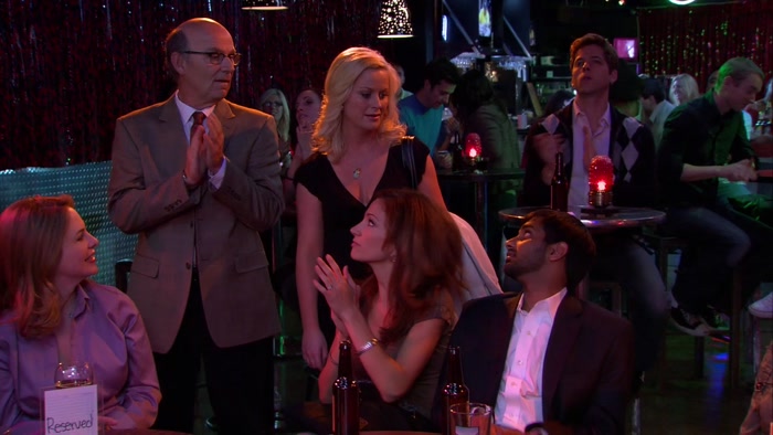 I'M GEORGE. I'M LESLIE'S DATE. 