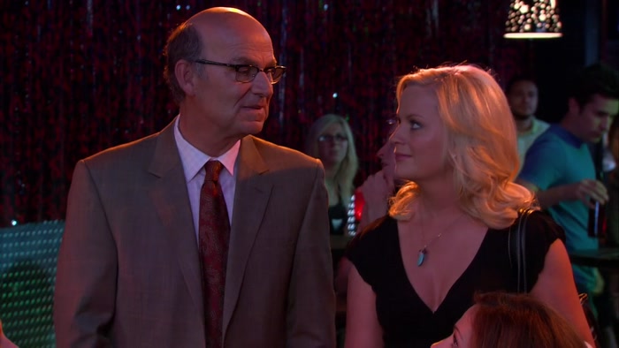 I'M GEORGE. I'M LESLIE'S DATE. 