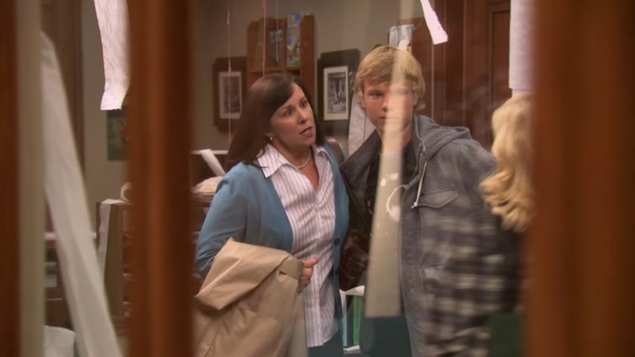 MRS. PIKITIS? HI, I'M LESLIE KNOPE, THIS IS OFFICER SANDERSON. 