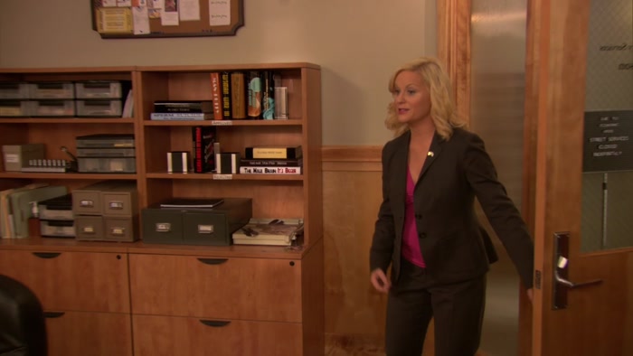 I'M LESLIE KNOPE. I CALLED A LITTLE WHILE AGO. 