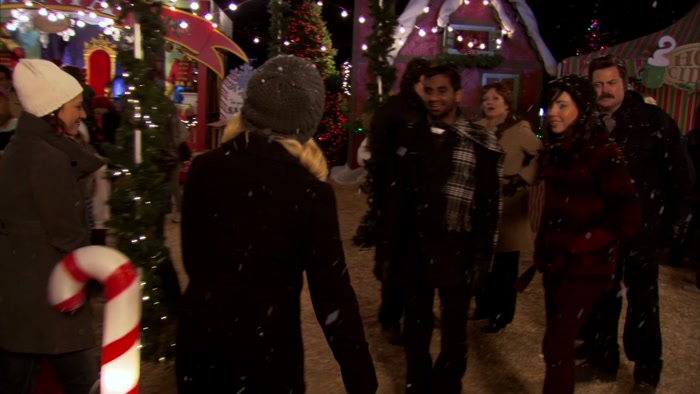 - HONEY. HONEY, I'M SO PROUD OF YOU. - LESLIE KNOPE! 