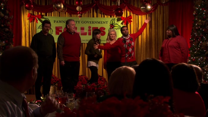 WE MAY NOT BE BIG AND OUR MAYOR WEARS A WIG 