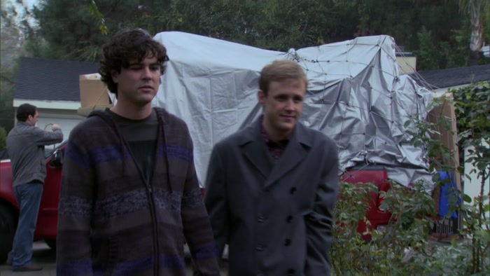 HEY, WHAT'S UP, GUYS? YOU COME TO HELP TOM MOVE, TOO? 