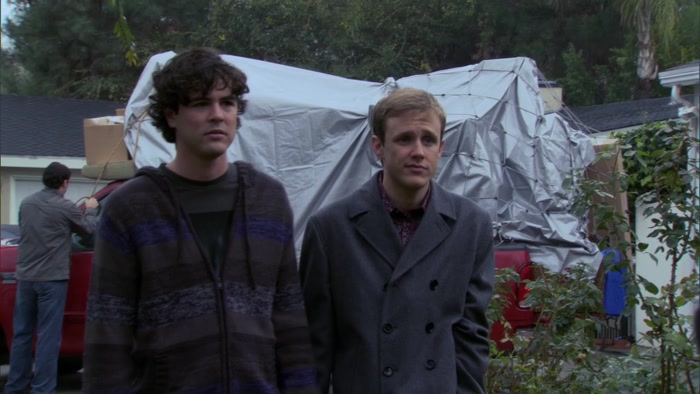 HEY, WHAT'S UP, GUYS? YOU COME TO HELP TOM MOVE, TOO? 