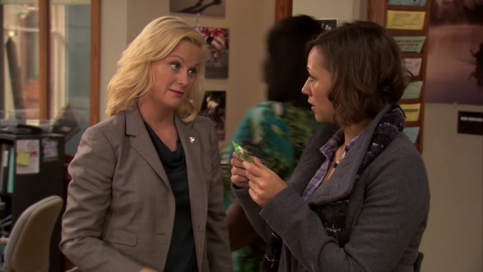 - THERE'S ONLY EIGHT GRAMS OF FAT. - YEAH. PER SERVING. 