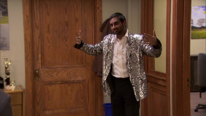 HEY, WHAT'S UP? I'M TOM. IS MY SHIRT LIGHTING UP? 