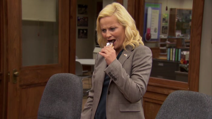 IT'S NOT THAT CRAZY. KRACKEL BARS, ALSO HEALTHY AND DELICIOUS. 