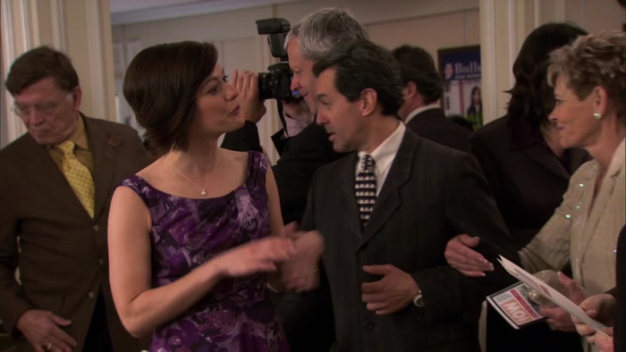 WE'RE GONNA HAVE A LITTLE MEET-AND-GREET BEFORE THE CEREMONY. 