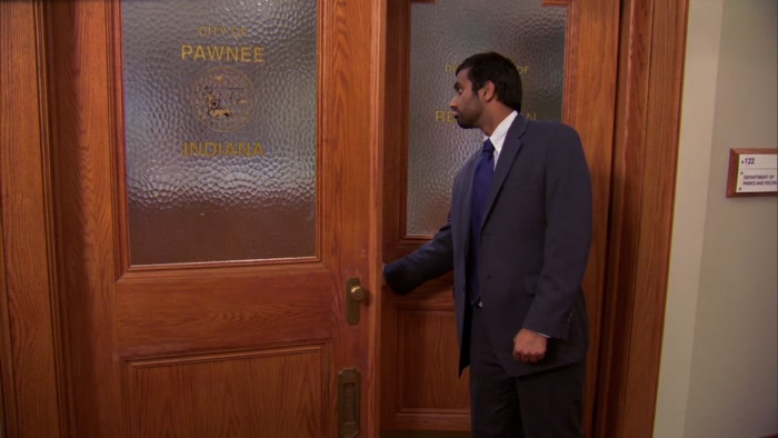 HEY, LESLIE. HAVE YOU SEEN AVATAR? I NEVER SAW AVATAR. 
