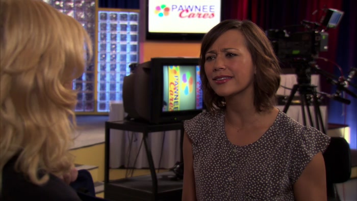- NUTRIYUM BARS? - LESLIE. 