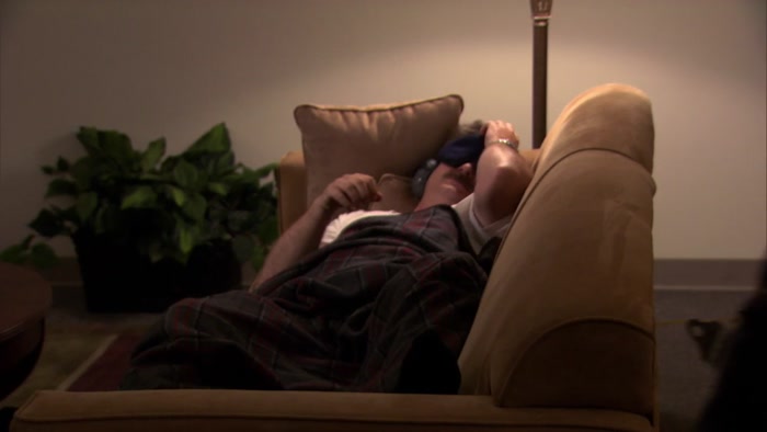 RON? RON. WAKE UP. RON, WAKE UP. IT'S LESLIE. 