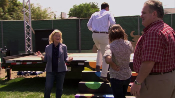 ALL RIGHT. EVERYBODY! EVERYBODY! HEY. ANN PERKINS. HI. 