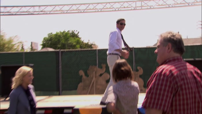 ALL RIGHT. EVERYBODY! EVERYBODY! HEY. ANN PERKINS. HI. 