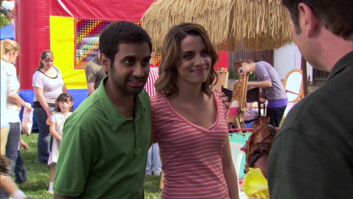 - HELLO, LUCY. WHOA! - HI. 