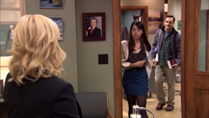 LESLIE, THIS GUY'S HERE.  