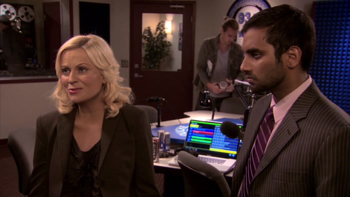 - OKAY. - FORTUNATELY, THE LESLIE-MOBILE 