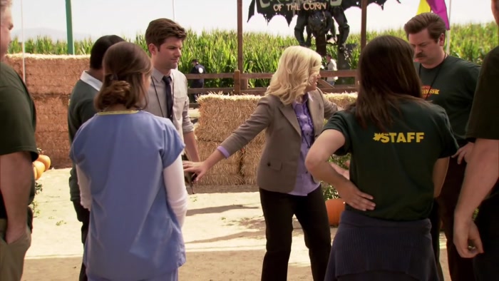 - I DON'T HOLD HANDS. - OKAY. 