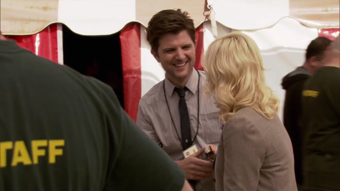- THAT'S FUNNY. - GET A ROOM. 