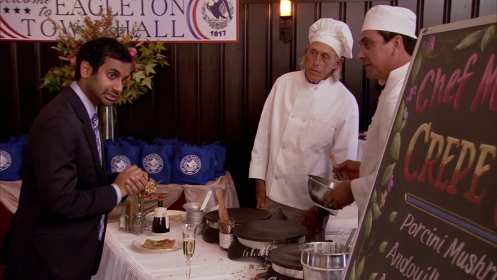 I THINK I'M GONNA GO WITH THE PORCINI MUSHROOMS AND BOURSIN, S'IL VOUS PLAîT. 
