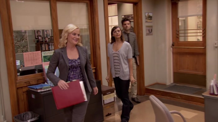 - LINDSAY! - LESLIE KNOPE. 