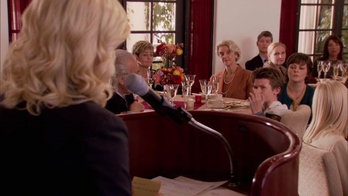 - I CAN WAVE WITH THIS ARM. - NO, YOU CAN'T. 