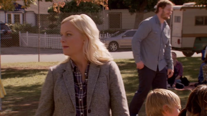 - WHAT'S GOING ON HERE? - HI, LINDSAY. 