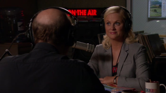 MY GUEST TODAY IS AUTHOR LESLIE KNOPE. 