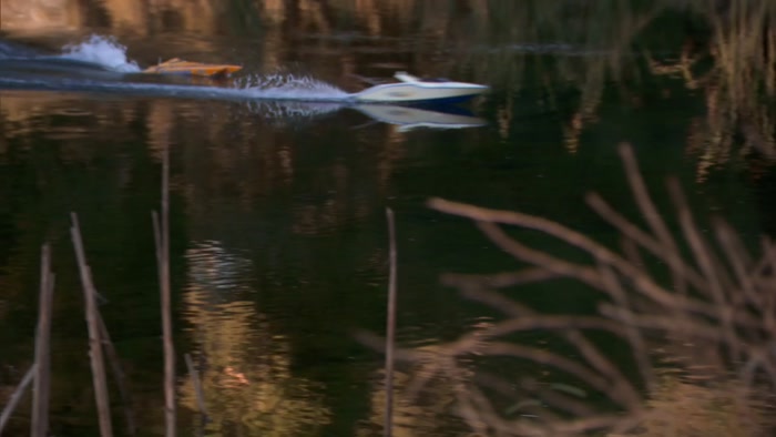 REMOTE CONTROL SPEEDBOAT RACE!  