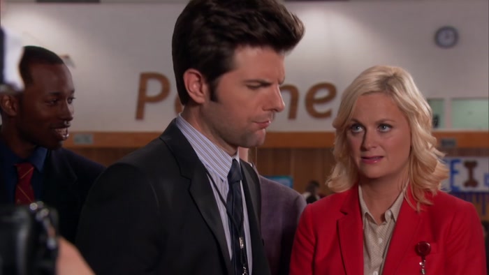 - YOU'RE IN THE SHOT. - OH, OF COURSE. 