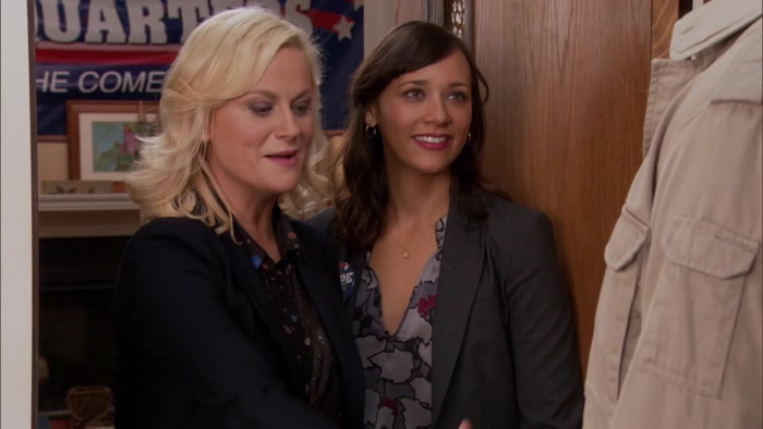 OH. OKAY, GOT IT. I'M LESLIE KNOPE. 