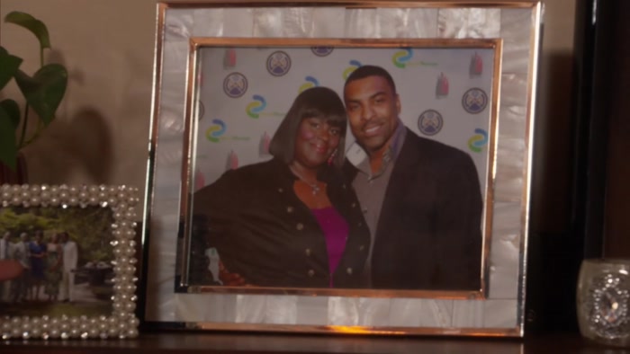WHY DO YOU HAVE A PHOTO OF YOU WITH GINUWINE AT SOME PLACE? 