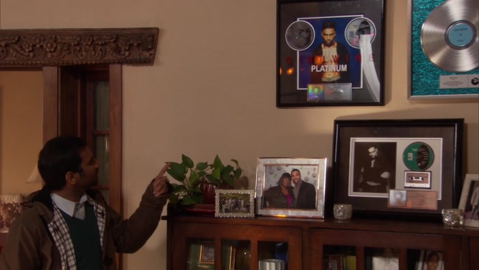 WHY DO YOU HAVE GINUWINE'S PLATINUM RECORD 