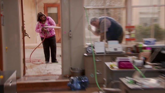 DONNA, DON'T!  