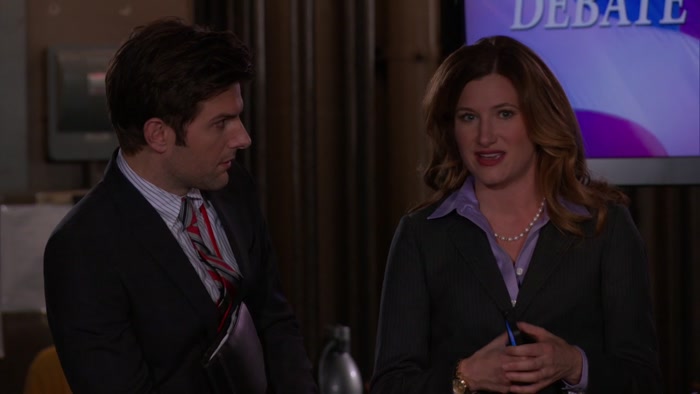 DOES THAT GUY CHRIS TRAEGER HAVE A GIRLFRIEND, 