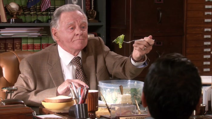 - NO, THANK YOU. - TOM, EAT SOME. 