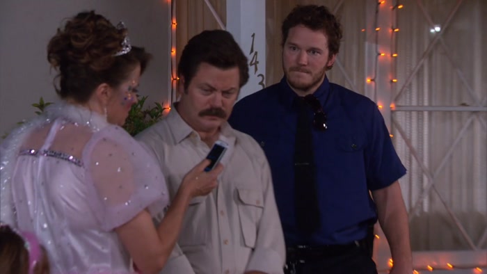 - WHAT IS IT? - I HAVE TO LEAVE. 