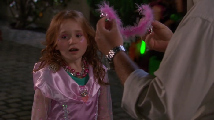 THERE. NOW NEITHER OF YOU HAS A TIARA. PROBLEM SOLVED. 