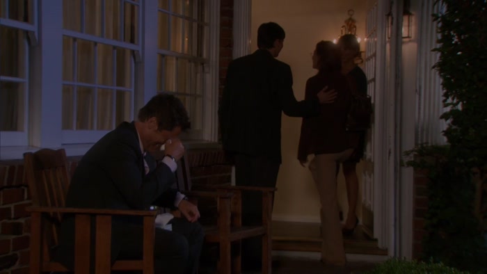 - HEY, YOU GUYS, COME ON IN. - THANK YOU. 