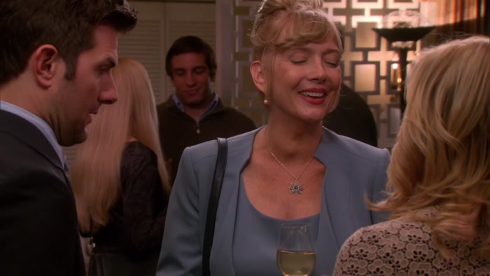 - OH, THANK YOU. - YOU'RE WELCOME. 