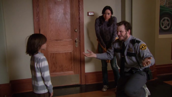 - WHAT'S YOUR NAME? - JOEY. 
