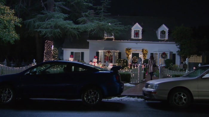 OH, MY GOD! JERRY'S HAVING A CHRISTMAS PARTY! 