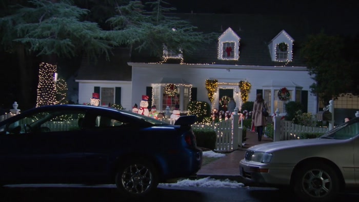 OH, MY GOD! JERRY'S HAVING A CHRISTMAS PARTY! 