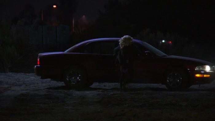 - GET AWAY FROM THIS CAR! - NO! 