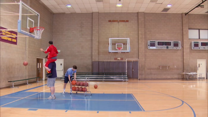 TOMMY FOR THE DUNK!  