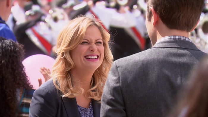 - THERE YOU GO. - LESLIE, LESLIE. 